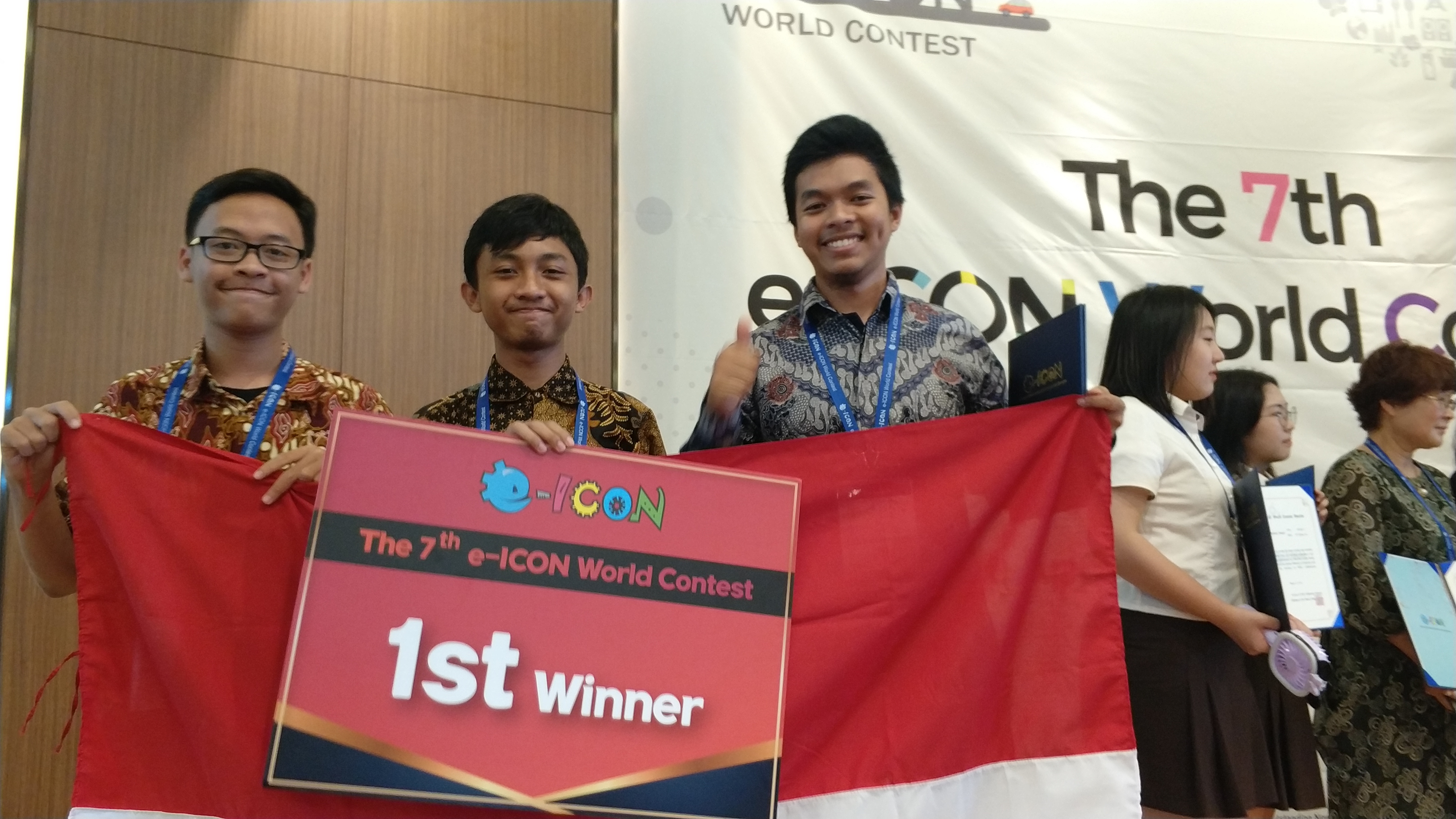Juara 1 e-ICON World Contest 2017